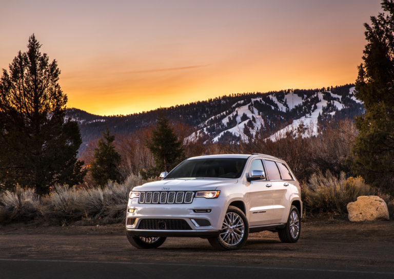 2017_Jeep_Grand_Cherokee_Summit_12 - Myotek